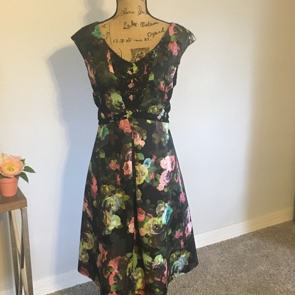 Adrianna Papell Dresses & Skirts - Floral dress